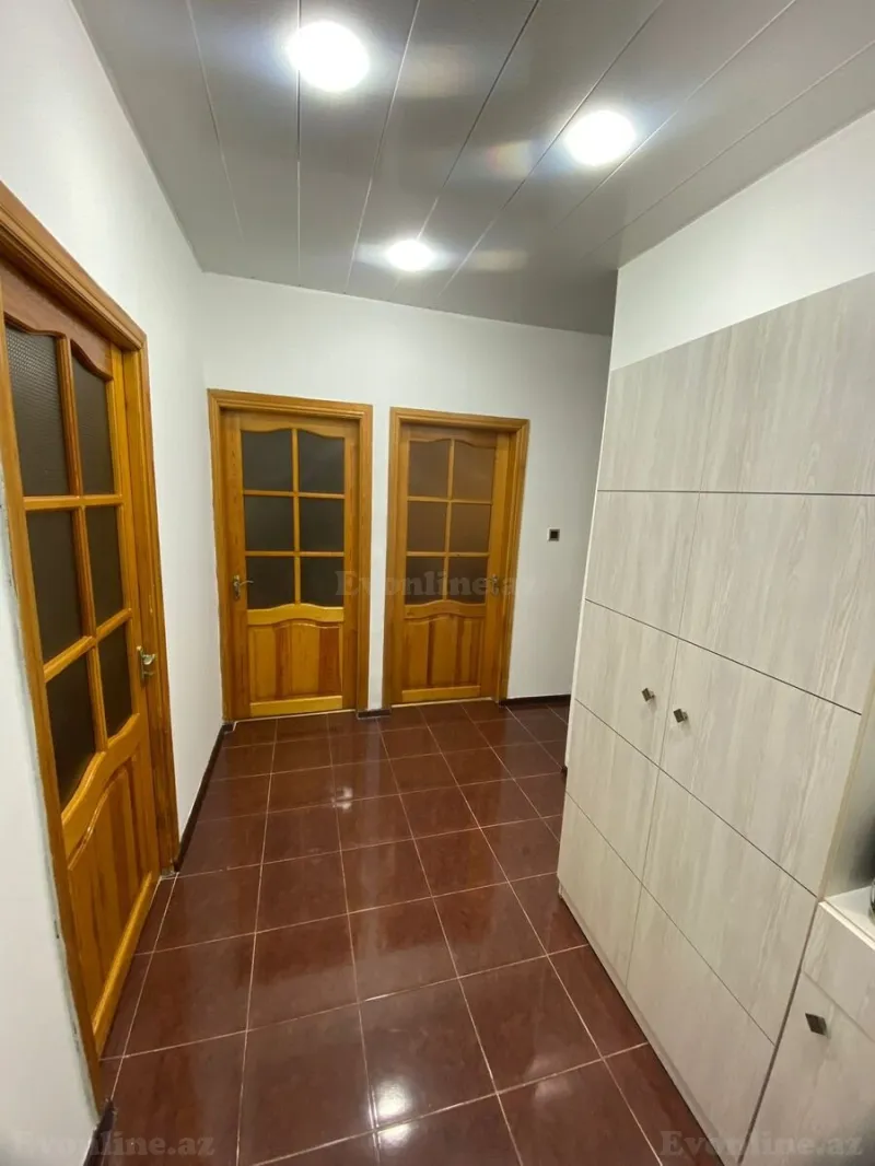 Kirayə verilir 4 otaqlı Mənzil Köhnə tikili 105 m² İnşaatçılar m. - şəkil 3