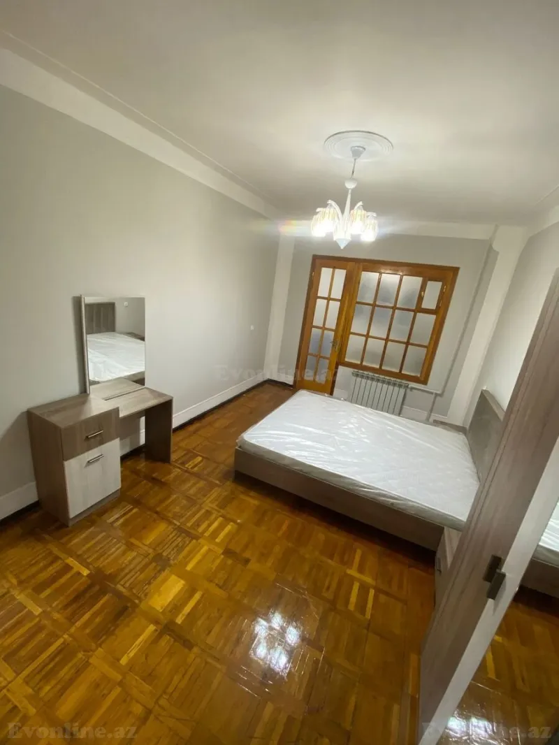 Kirayə verilir 4 otaqlı Mənzil Köhnə tikili 105 m² İnşaatçılar m. - şəkil 5