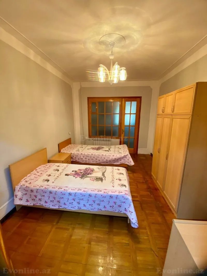 Kirayə verilir 4 otaqlı Mənzil Köhnə tikili 105 m² İnşaatçılar m. - şəkil 8