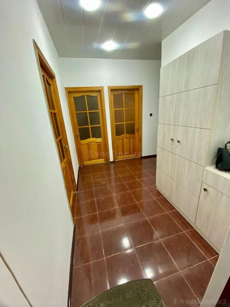 Kirayə verilir 4 otaqlı Mənzil Köhnə tikili 105 m² İnşaatçılar m. - şəkil 12