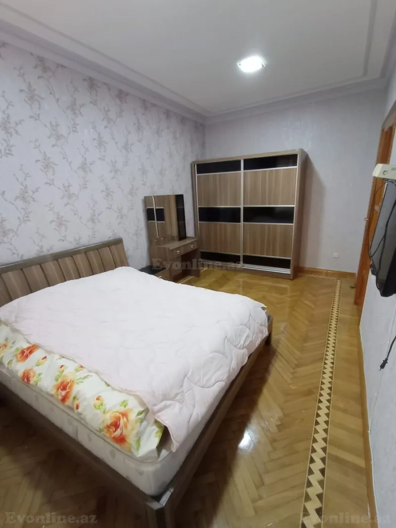 Kirayə verilir 4 otaqlı Mənzil Köhnə tikili 100 m² Sahil m. - şəkil 7
