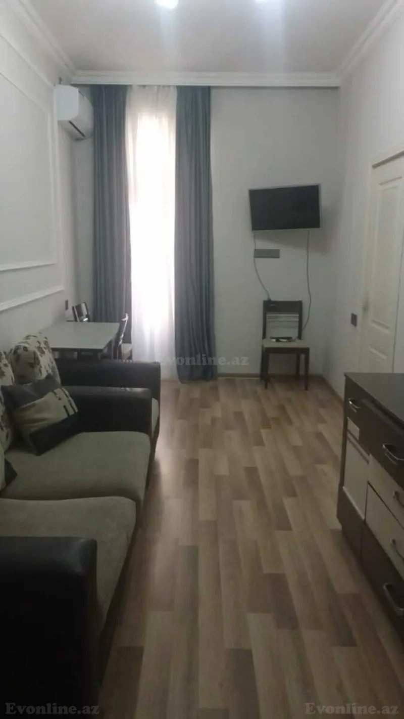 3 otaqlı Mənzil 65 m² Elmlər Akademiyası m. Kirayə verilir