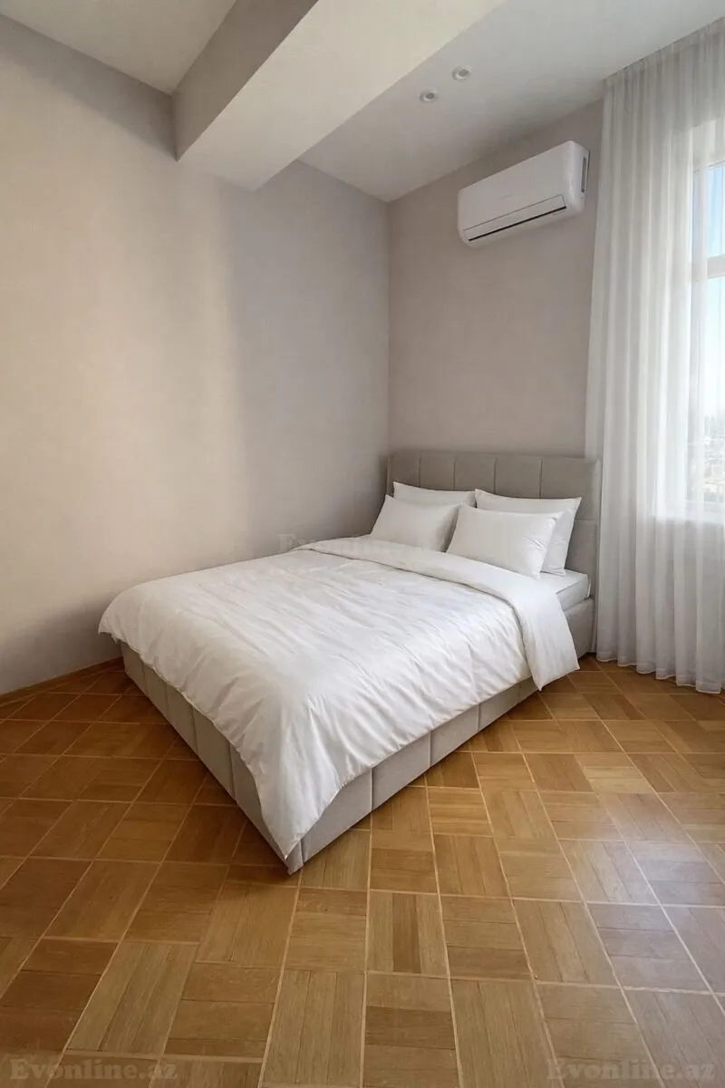 Satılır 4 otaqlı Mənzil Yeni tikili 150 m² Elmlər Akademiyası m. - şəkil 6