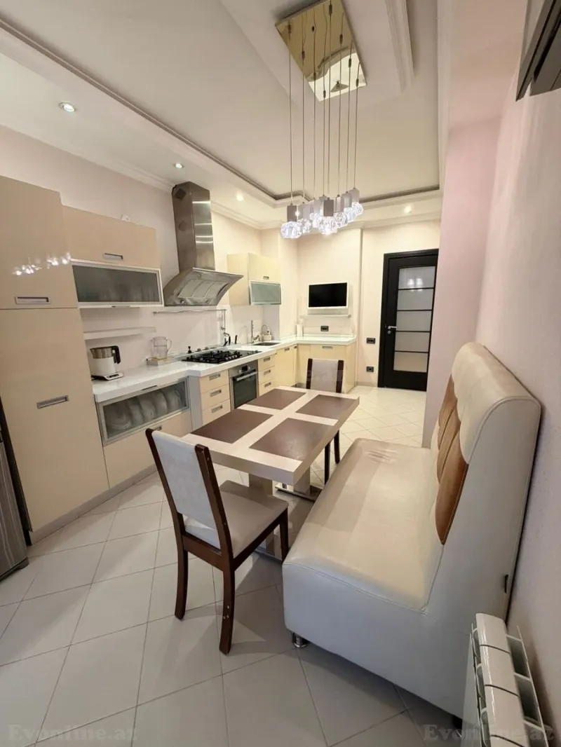 Satılır 4 otaqlı Mənzil Yeni tikili 150 m² Elmlər Akademiyası m. - şəkil 8