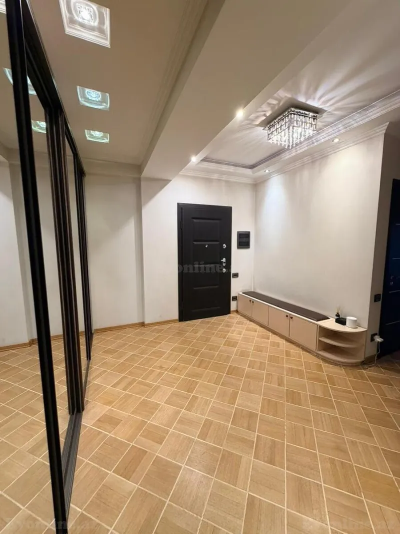 Satılır 4 otaqlı Mənzil Yeni tikili 150 m² Elmlər Akademiyası m. - şəkil 12