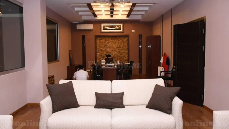 Kirayə verilir Ofis 320 m² Xətai r.