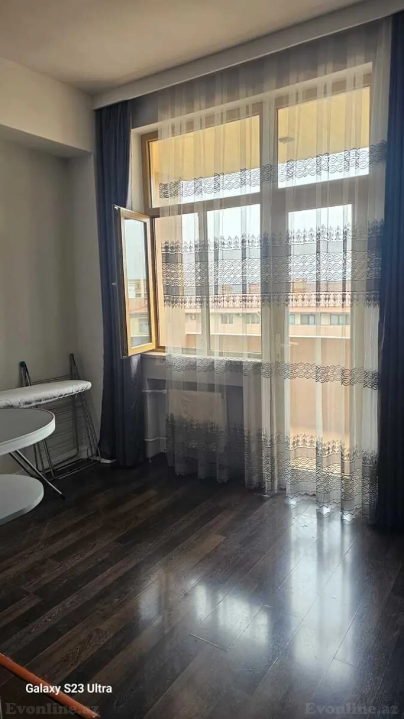 Kirayə verilir 4 otaqlı Mənzil Yeni tikili 136 m² 28 May m. - şəkil 12