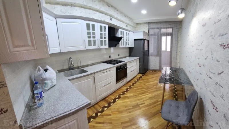 Kirayə verilir 2 otaqlı Mənzil Yeni tikili 100 m² Neftçilər m. - şəkil 5