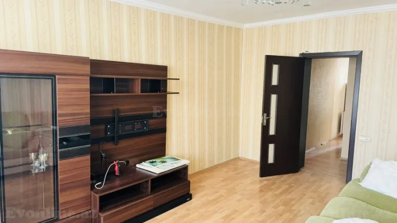 Satılır 3 otaqlı Mənzil Köhnə tikili 78 m² İnşaatçılar m. - şəkil 4
