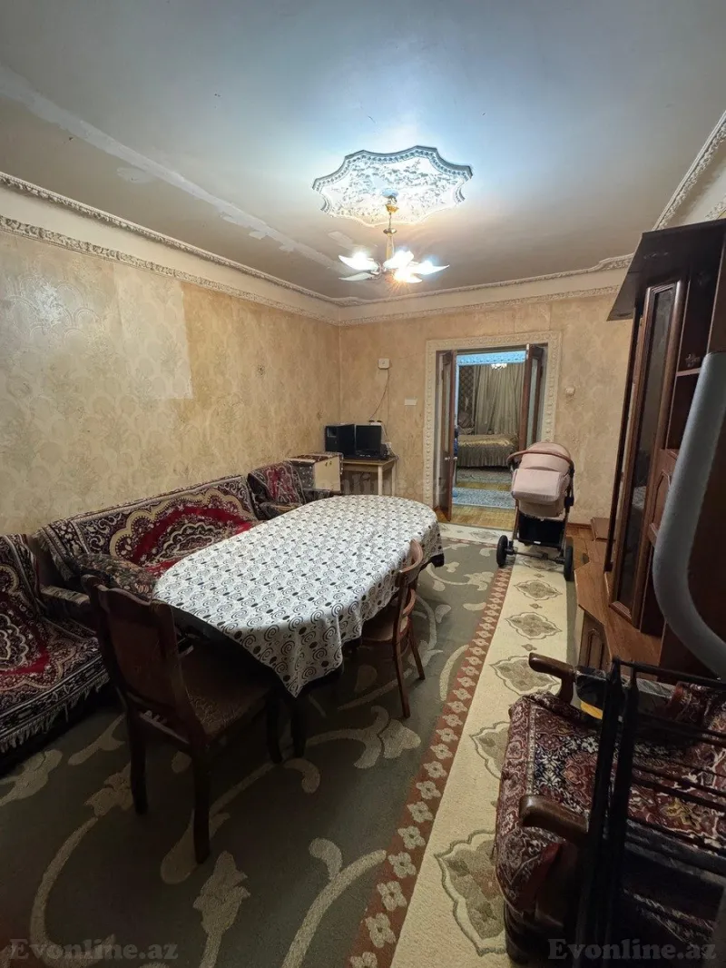 Satılır 3 otaqlı Mənzil Köhnə tikili 90 m² Xalqlar Dostluğu m.
