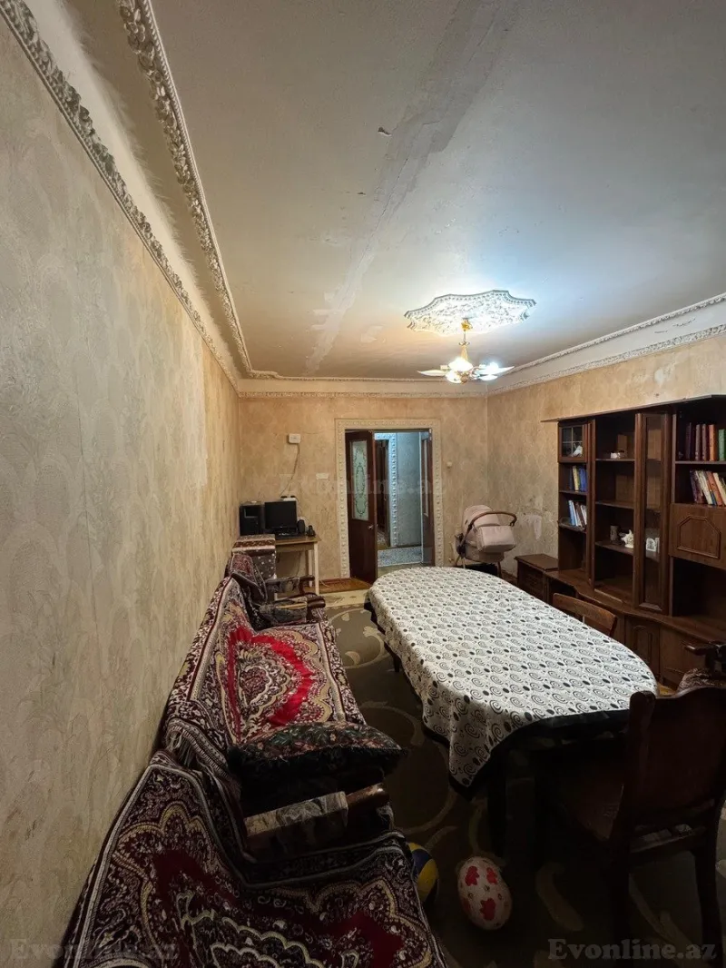 Satılır 3 otaqlı Mənzil Köhnə tikili 90 m² Xalqlar Dostluğu m. - şəkil 2