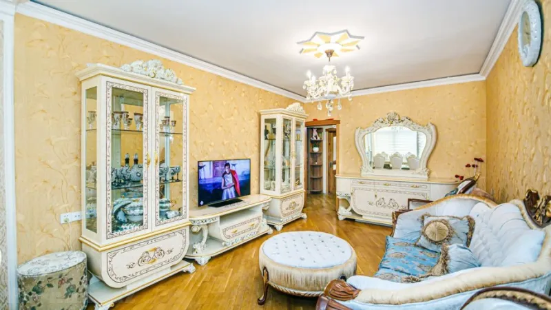Kirayə verilir 3 otaqlı Mənzil Yeni tikili 100 m² Gənclik m.