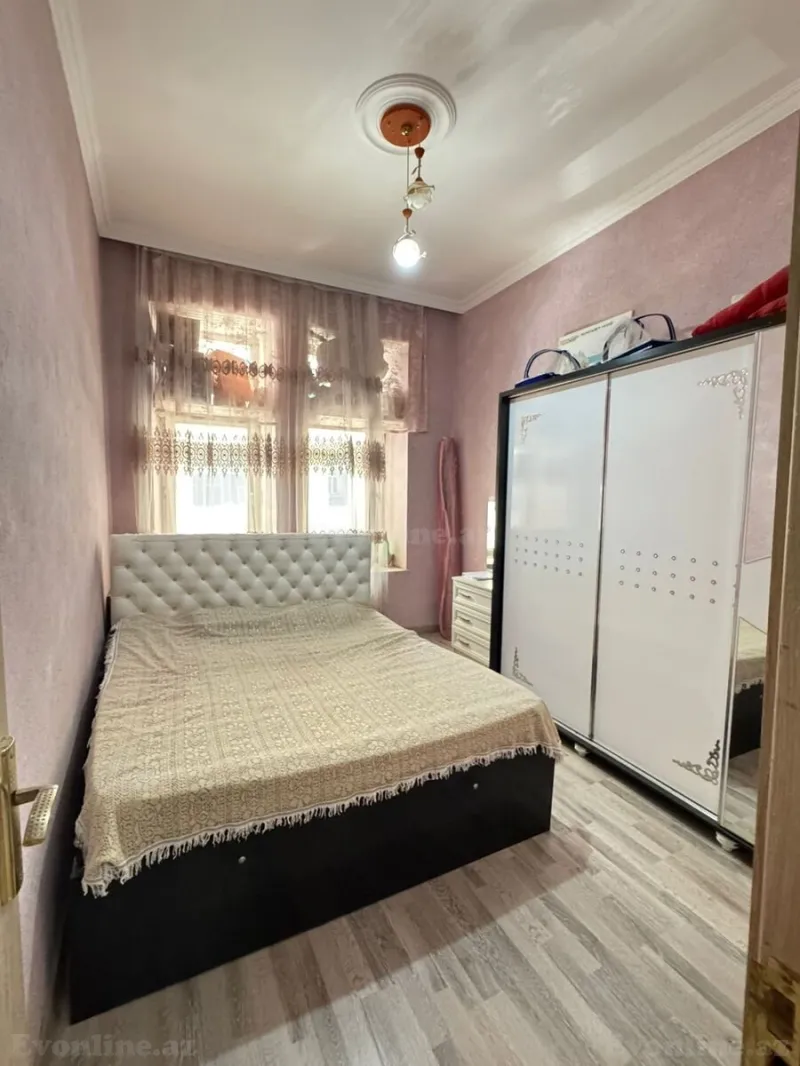 Satılır 3 otaqlı Mənzil Köhnə tikili 50 m² Sahil m. - şəkil 2