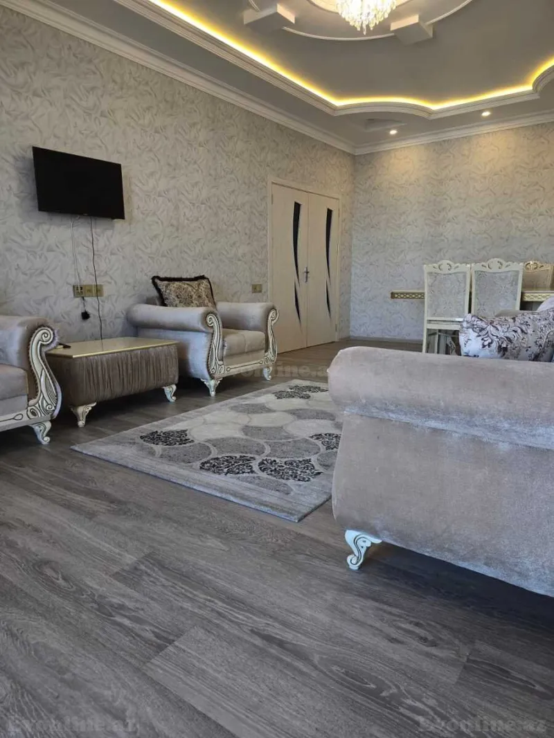 Kirayə verilir 2 otaqlı Mənzil Yeni tikili 100 m² 8 Noyabr m.