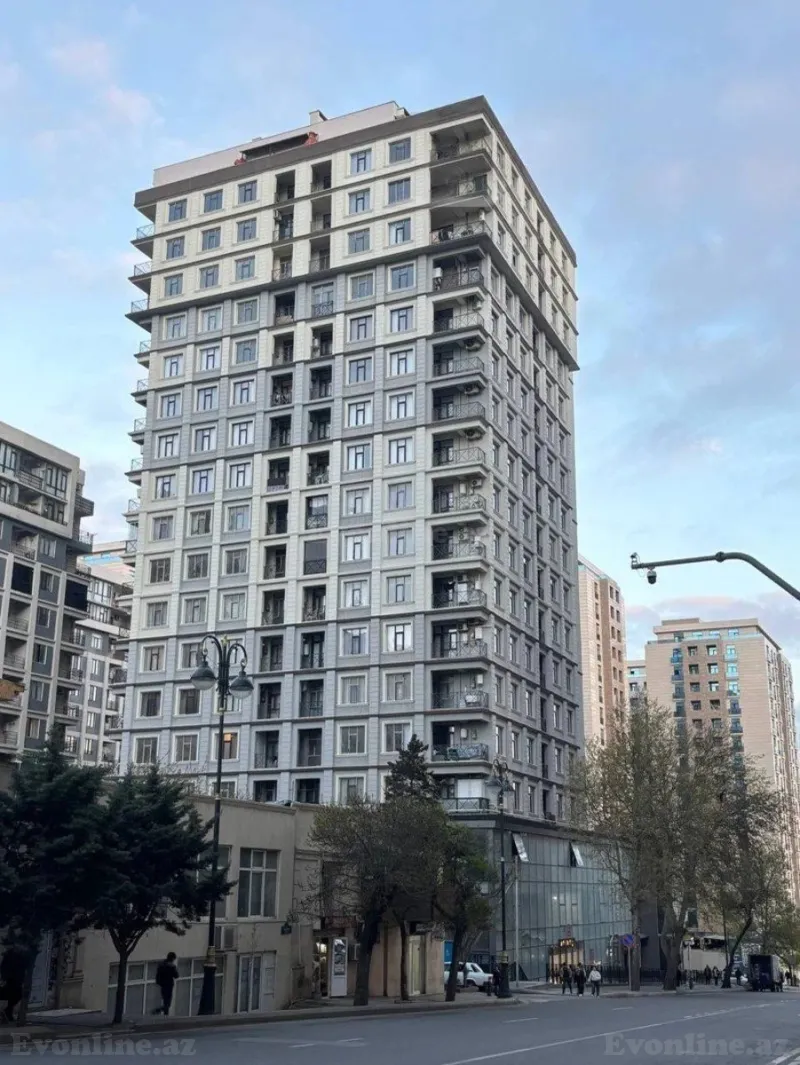 Satılır 3 otaqlı Mənzil Yeni tikili 80 m² 28 May m.