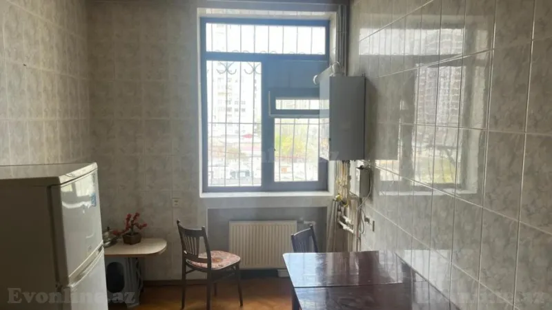 Kirayə verilir 3 otaqlı Mənzil Köhnə tikili 95 m² Yasamal - şəkil 2