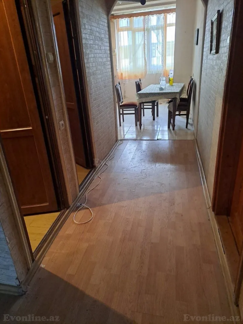 Satılır 4 otaqlı Mənzil Köhnə tikili 85 m² Gəncə - şəkil 2