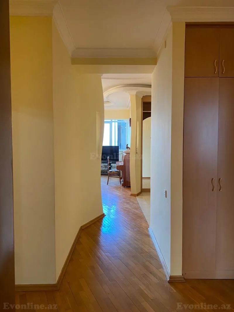 Satılır 4 otaqlı Mənzil Yeni tikili 200 m² Nizami m. - şəkil 14