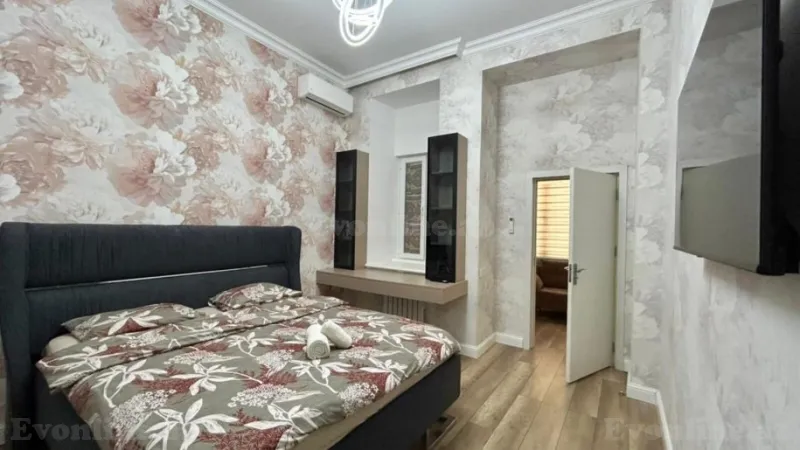 Kirayə verilir 2 otaqlı Mənzil Yeni tikili 90 m² Sahil m.