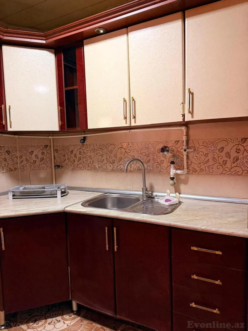 Kirayə verilir 3 otaqlı Mənzil Köhnə tikili 120 m² Qara Qarayev m. - şəkil 16