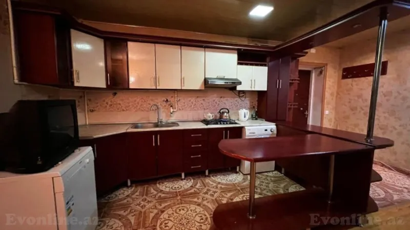 Kirayə verilir 3 otaqlı Mənzil Köhnə tikili 120 m² Qara Qarayev m. - şəkil 18