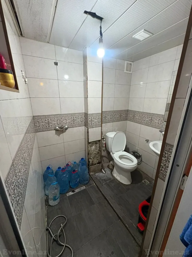 Satılır 2 otaqlı Mənzil Köhnə tikili 60 m² Yasamal r. - şəkil 4