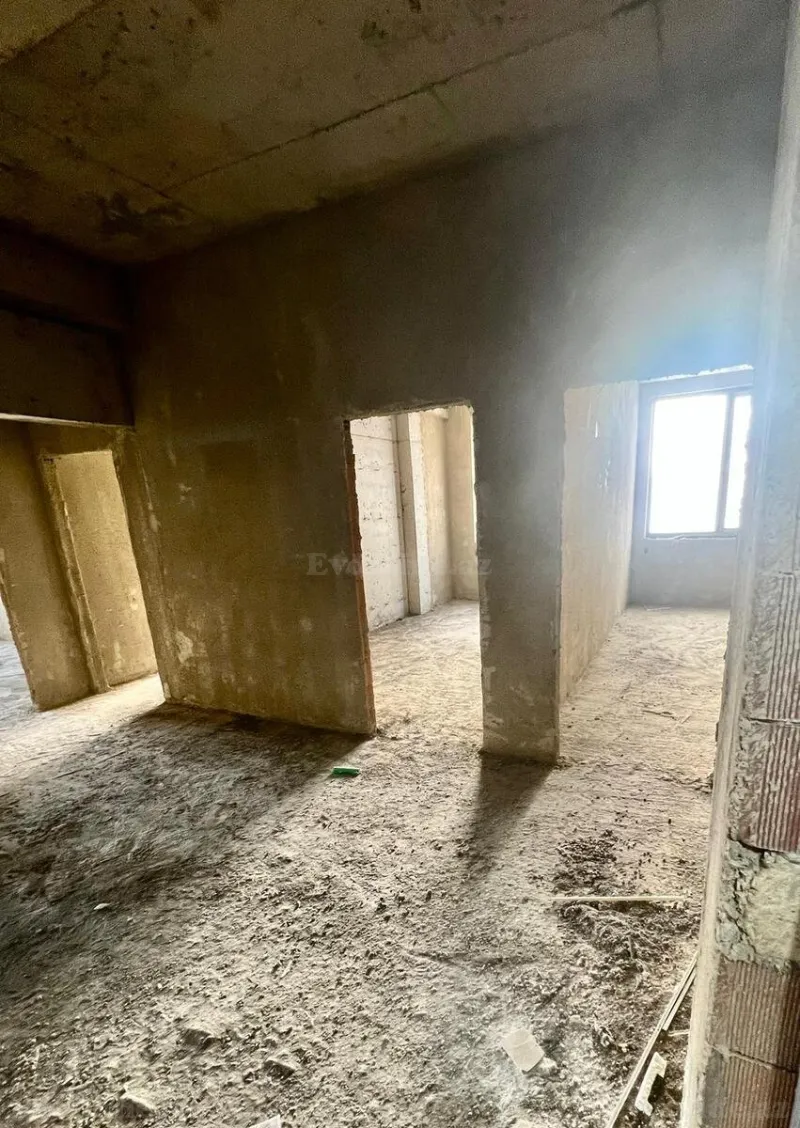 Satılır 4 otaqlı Mənzil Yeni tikili 132 m² Səbail r. - şəkil 6