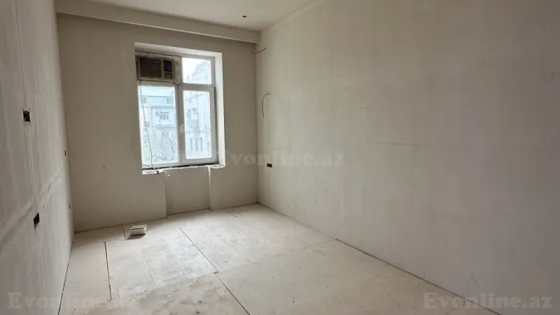 Satılır 3 otaqlı Mənzil Köhnə tikili 90 m² Sahil m. - şəkil 4