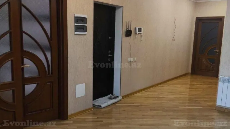Kirayə verilir 3 otaqlı Mənzil Yeni tikili 190 m² Xətai m.