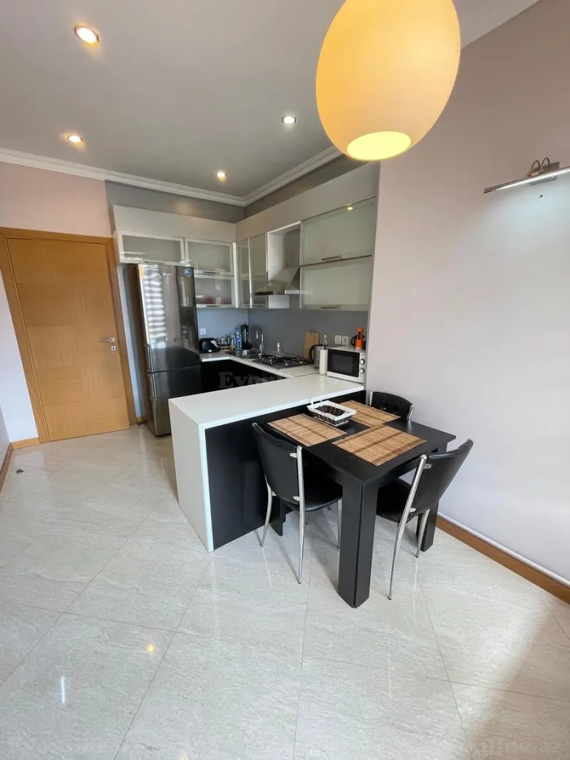 Kirayə verilir 2 otaqlı Mənzil Yeni tikili 96 m² Xətai m. - şəkil 6