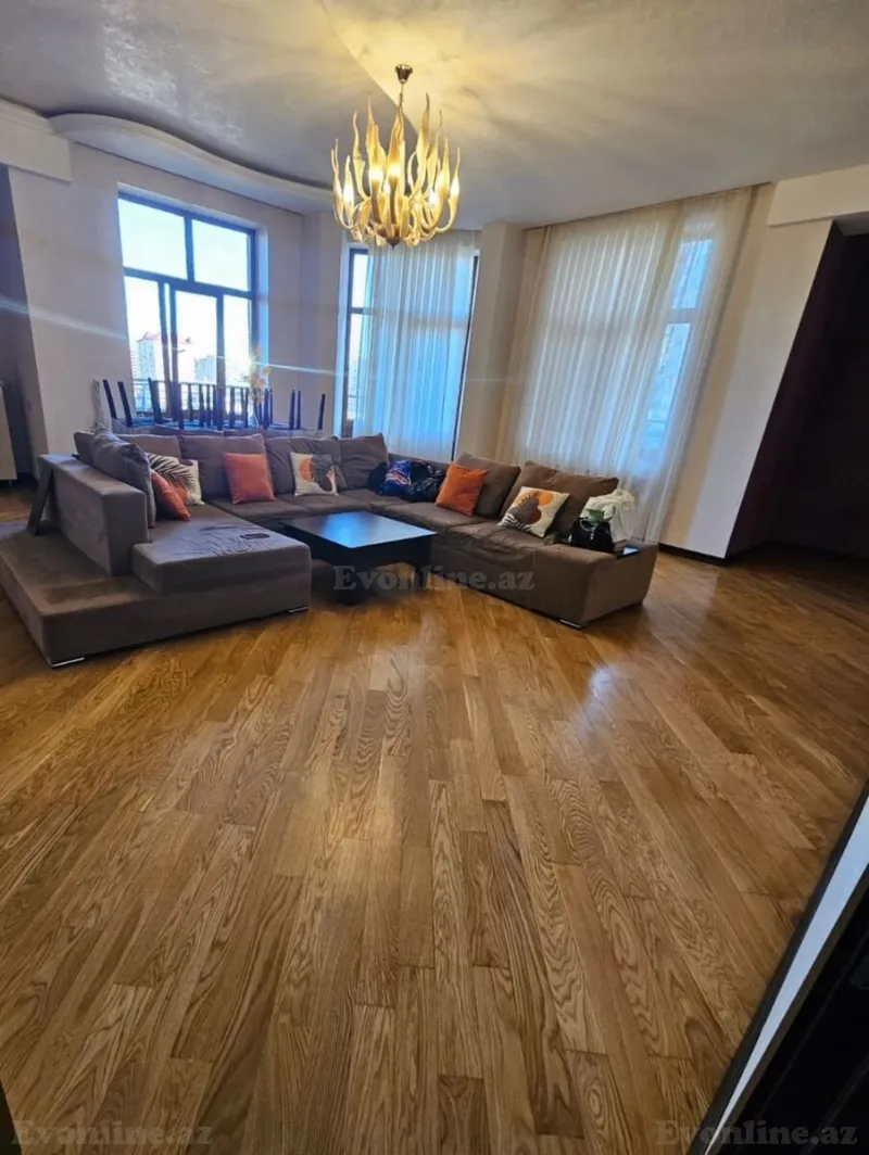 Satılır 3 otaqlı Mənzil Yeni tikili 178 m² Kubinka