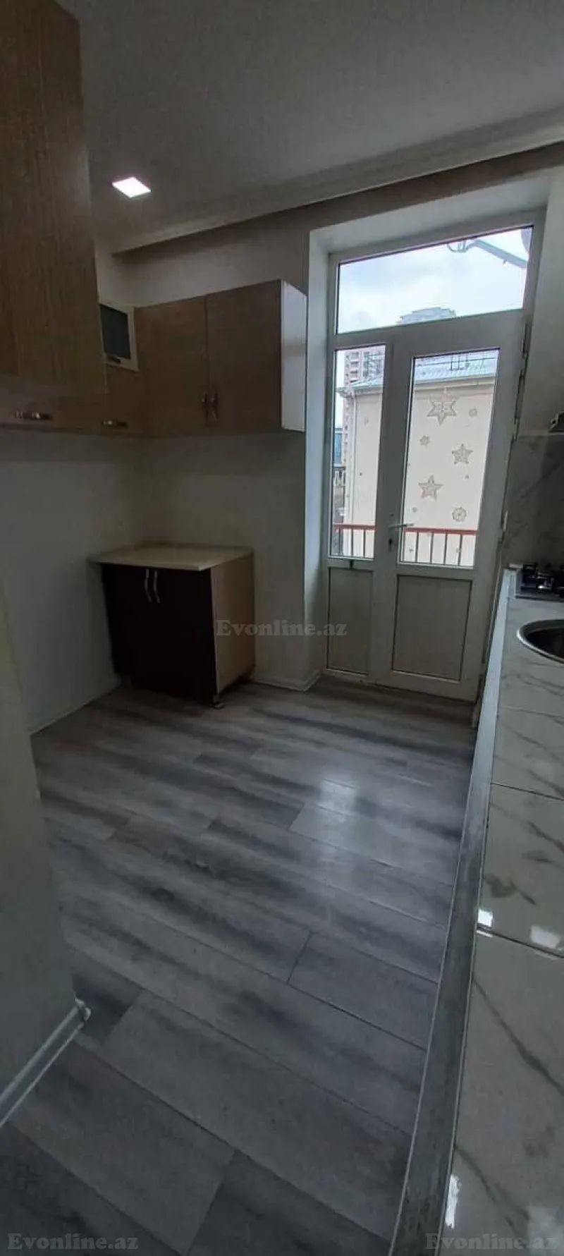 Kirayə verilir 3 otaqlı Mənzil Köhnə tikili 80 m² 28 May m. - şəkil 12
