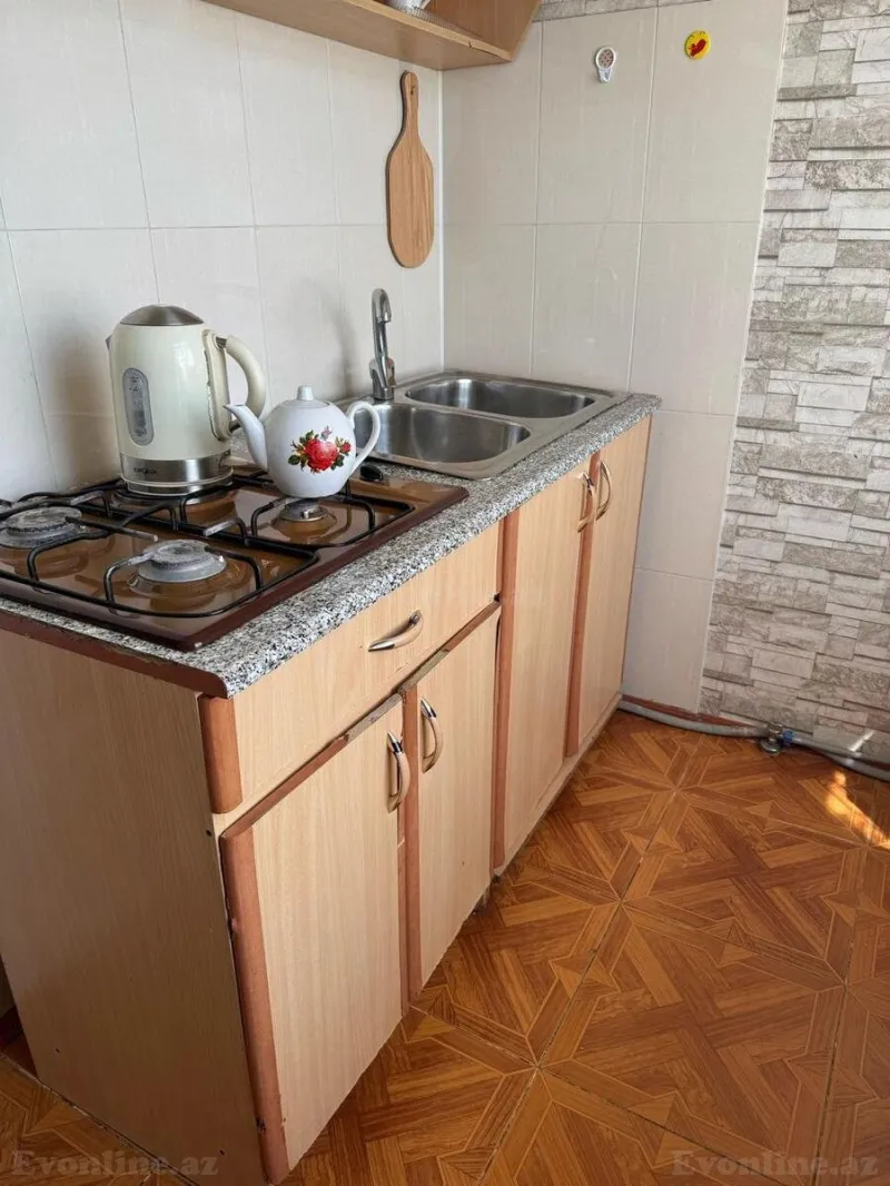 Kirayə verilir 1 otaqlı Mənzil Köhnə tikili 45 m² Gənclik m. - şəkil 3