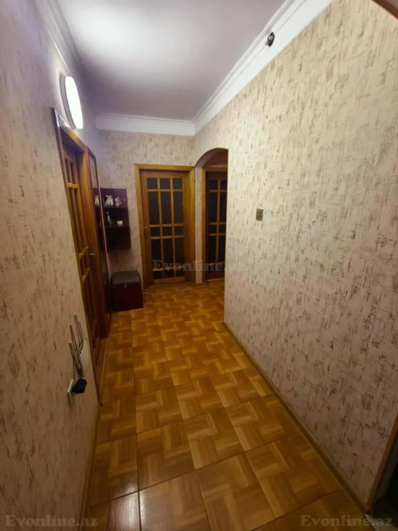Satılır 3 otaqlı Mənzil Köhnə tikili 91.4 m² 4-cü mikrorayon - şəkil 2