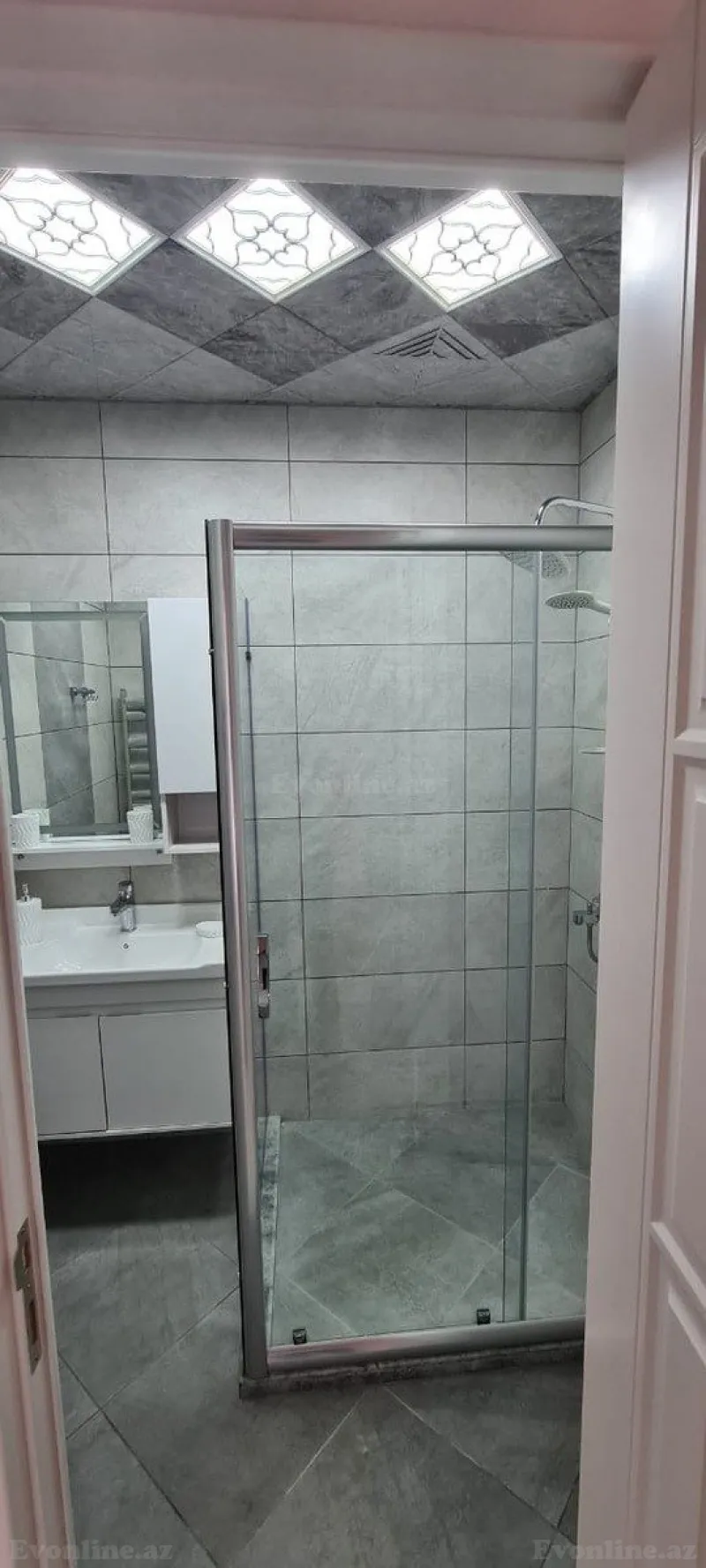 Kirayə verilir 3 otaqlı Mənzil Yeni tikili 110 m² İnşaatçılar m. - şəkil 11