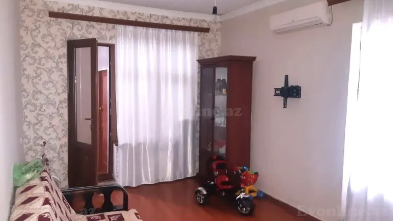 Kirayə verilir 2 otaqlı Mənzil Köhnə tikili 50 m² Xətai r.