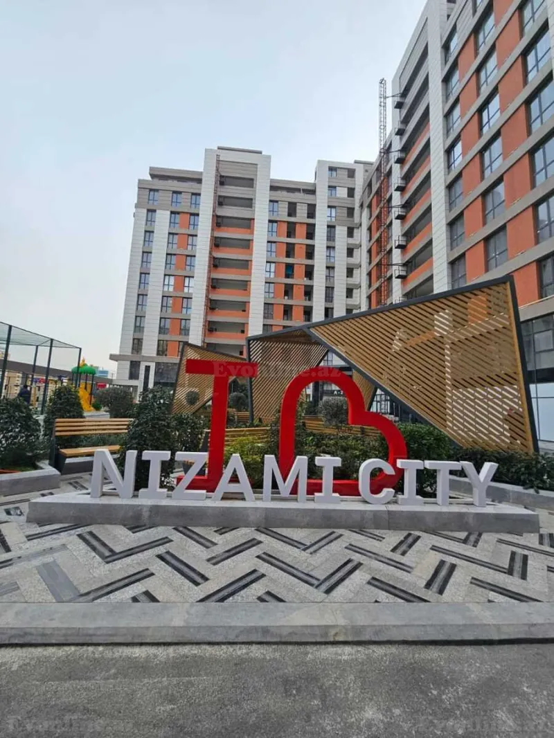 Satılır 4 otaqlı Mənzil Yeni tikili 130 m² Nizami m.