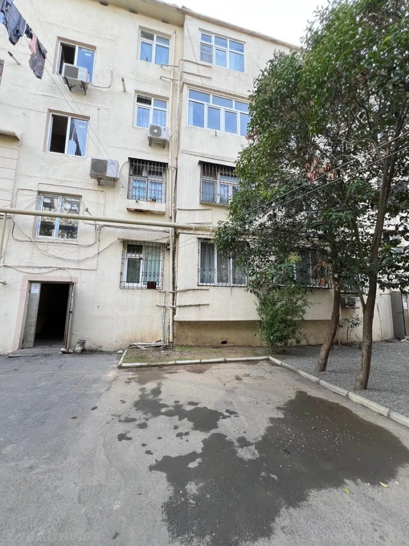 Satılır 3 otaqlı Mənzil Köhnə tikili 70 m² Gənclik m.