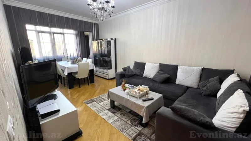 Satılır 3 otaqlı Mənzil Köhnə tikili 90 m² Memar Əcəmi m.
