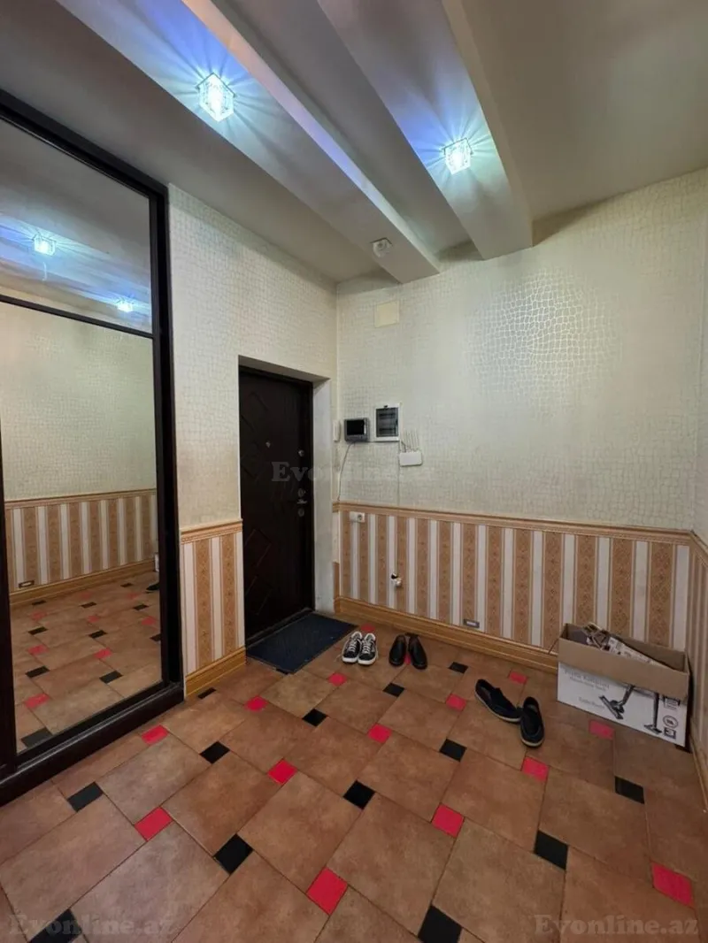 Satılır 4 otaqlı Mənzil Yeni tikili 180 m² Xətai m. - şəkil 17