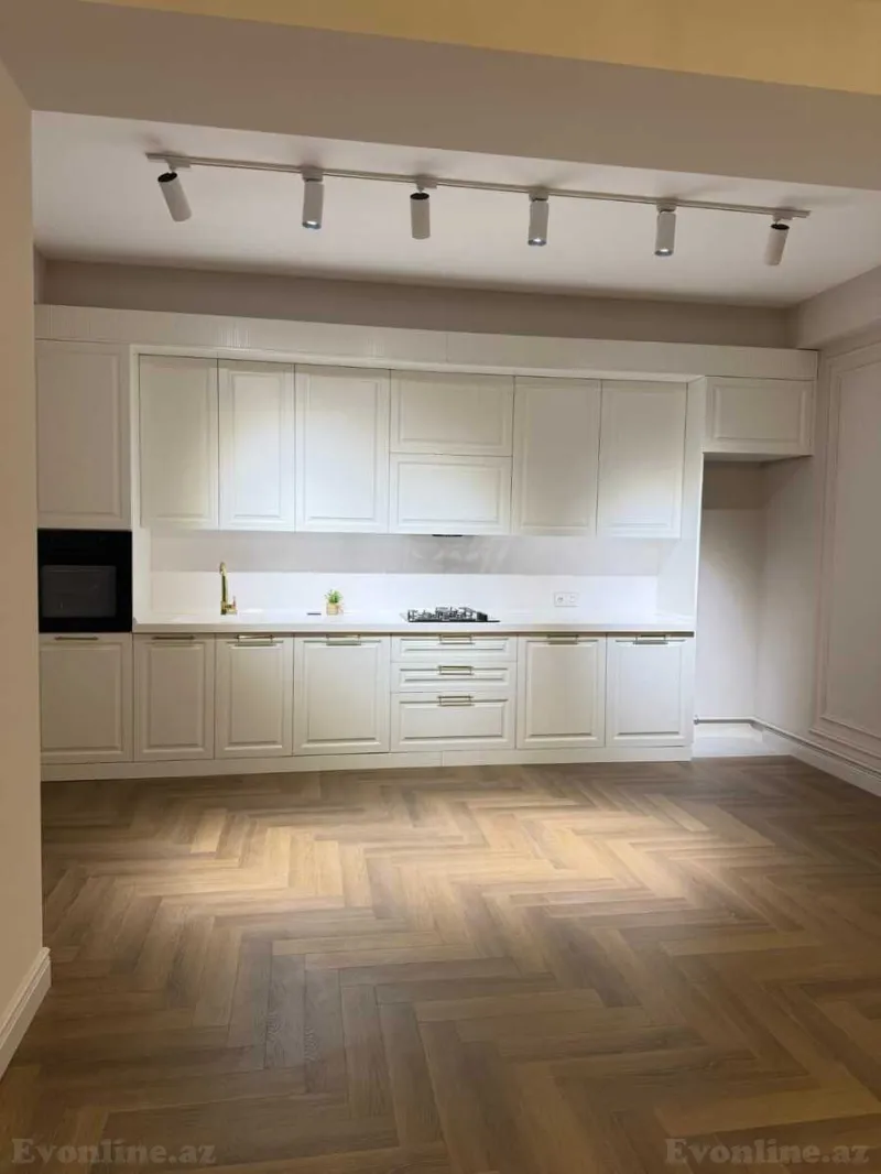 Satılır 3 otaqlı Mənzil Yeni tikili 110 m² 28 May m.