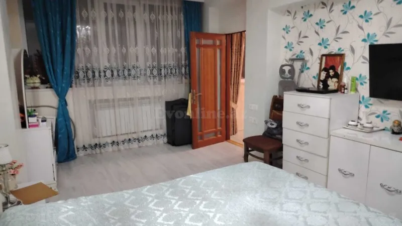 Satılır 4 otaqlı Mənzil Köhnə tikili 120 m² İnşaatçılar m. - şəkil 3