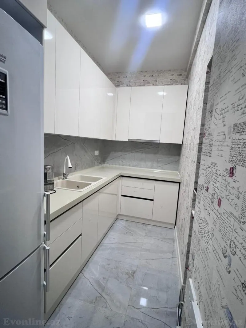 Satılır 2 otaqlı Mənzil Yeni tikili 70 m² 8 Noyabr m. - şəkil 3