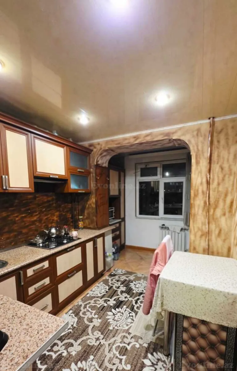 Satılır 2 otaqlı Mənzil Köhnə tikili 65 m² Xalqlar Dostluğu m. - şəkil 3