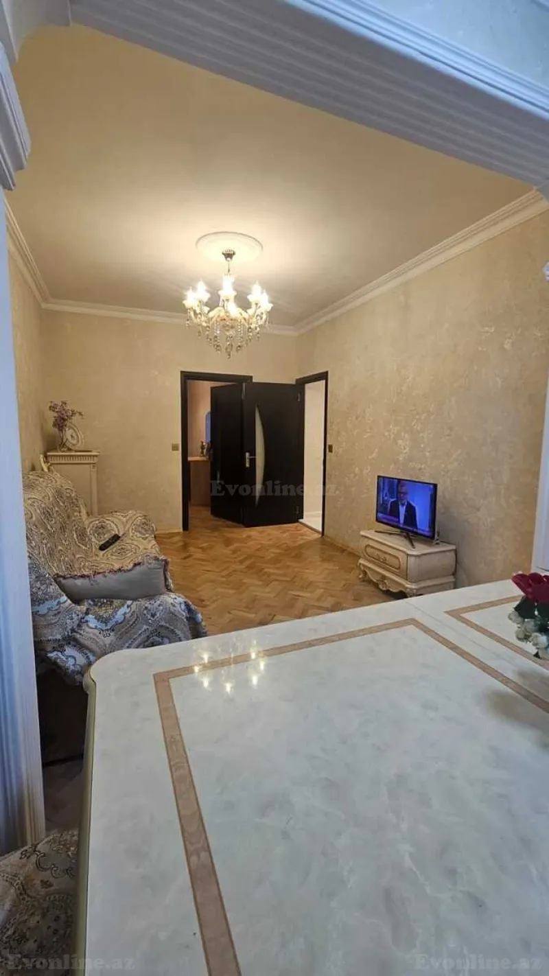 Satılır 2 otaqlı Mənzil Köhnə tikili 60 m² 20 Yanvar m. - şəkil 3