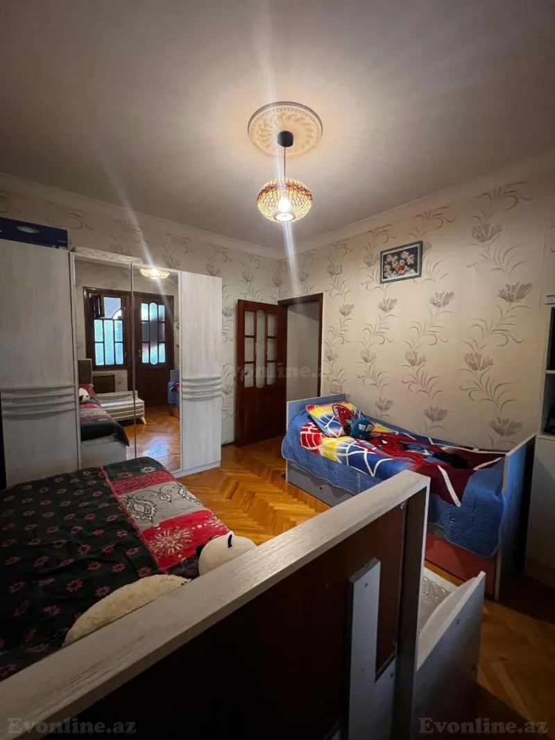 Satılır 5 otaqlı Mənzil Köhnə tikili 125 m² İnşaatçılar m. - şəkil 5