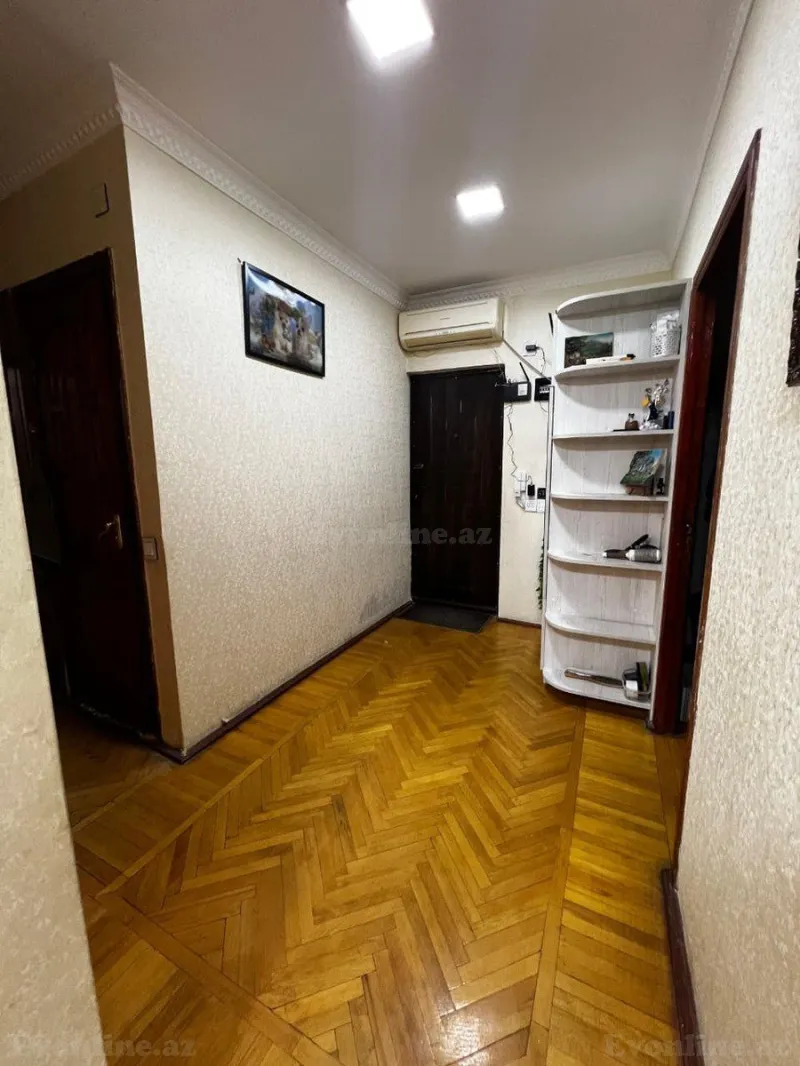 Satılır 5 otaqlı Mənzil Köhnə tikili 125 m² İnşaatçılar m. - şəkil 7