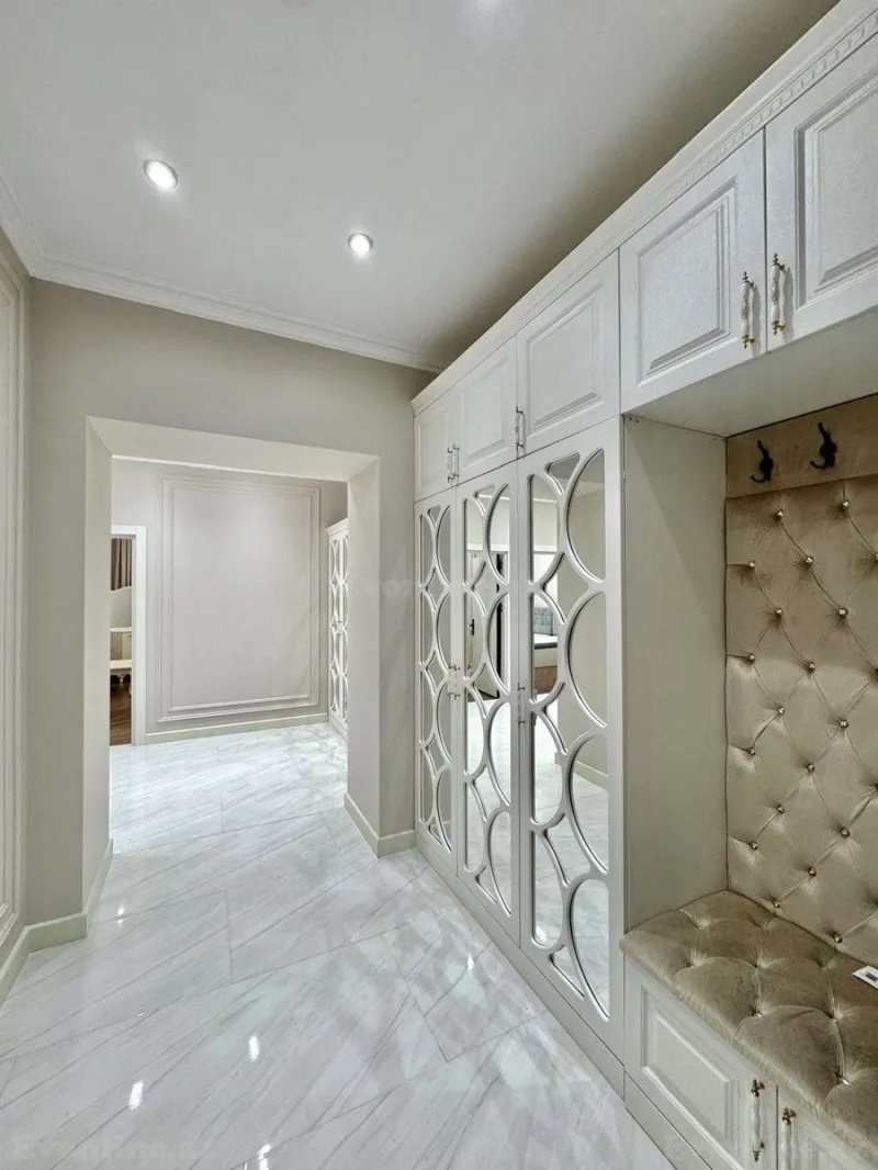 Satılır 3 otaqlı Mənzil Yeni tikili 148 m² 8 Noyabr m. - şəkil 2