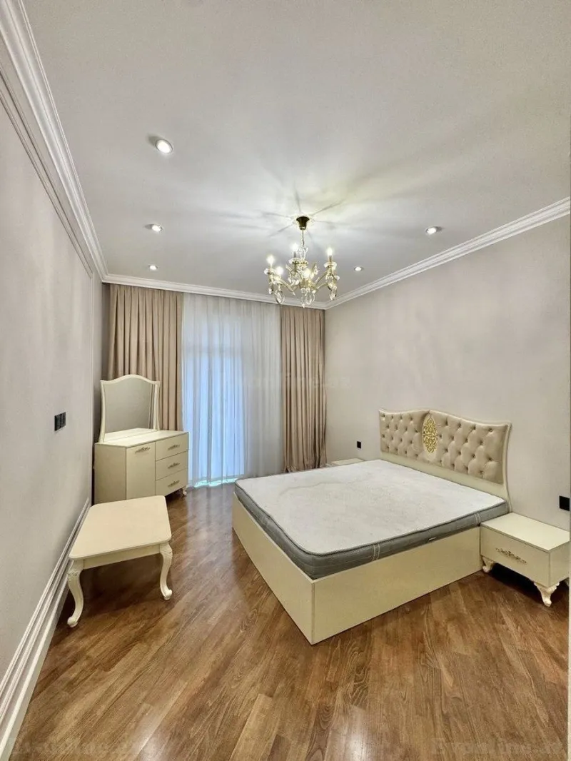 Satılır 3 otaqlı Mənzil Yeni tikili 148 m² 8 Noyabr m. - şəkil 6