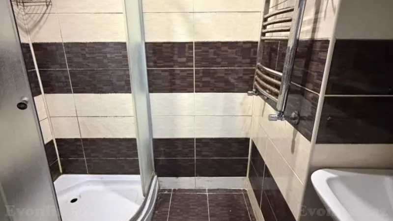 Satılır 3 otaqlı Mənzil Köhnə tikili 81 m² Abşeron r. - şəkil 3